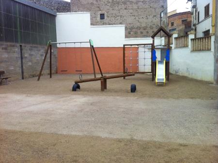 Imagen El Ayuntamiento mejorará el patio del recreo del colegio en verano